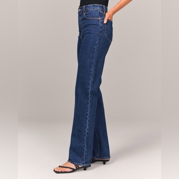 Abercrombie & Fitch Ultra High Rise 90s Straight Jean - Picture 2 of 10